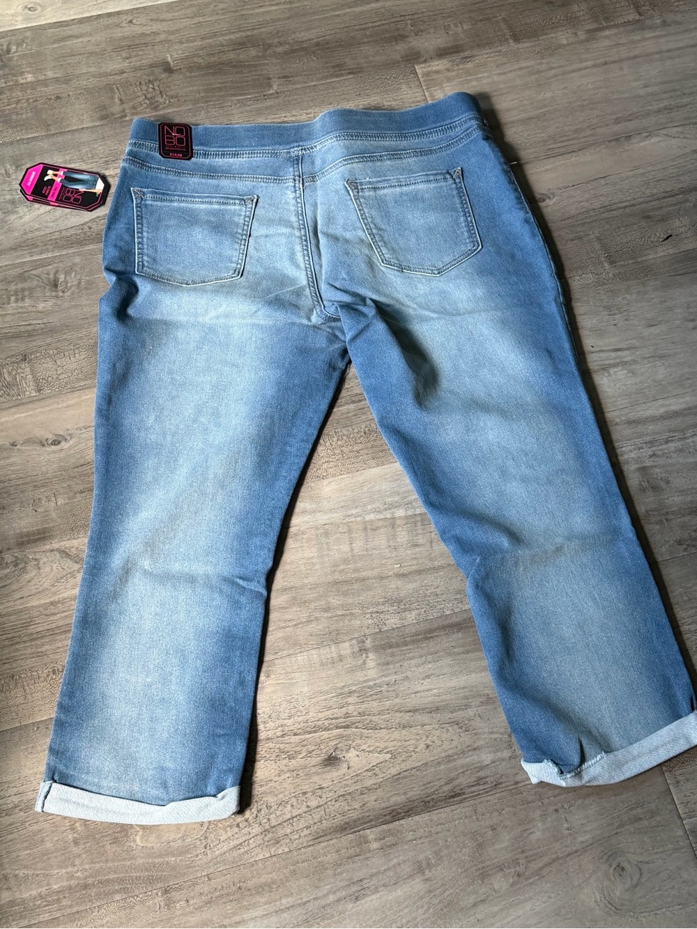No Boundaries Light Blue Cropped Stretch Jeans - Picture 4 of 5